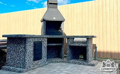 Барбекю-комплекс из полудрагоценного камня